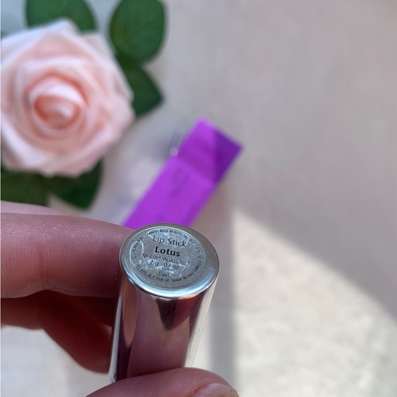 BNIB Chantecaille Lotus 2g Lipstick - Picture 6 of 15